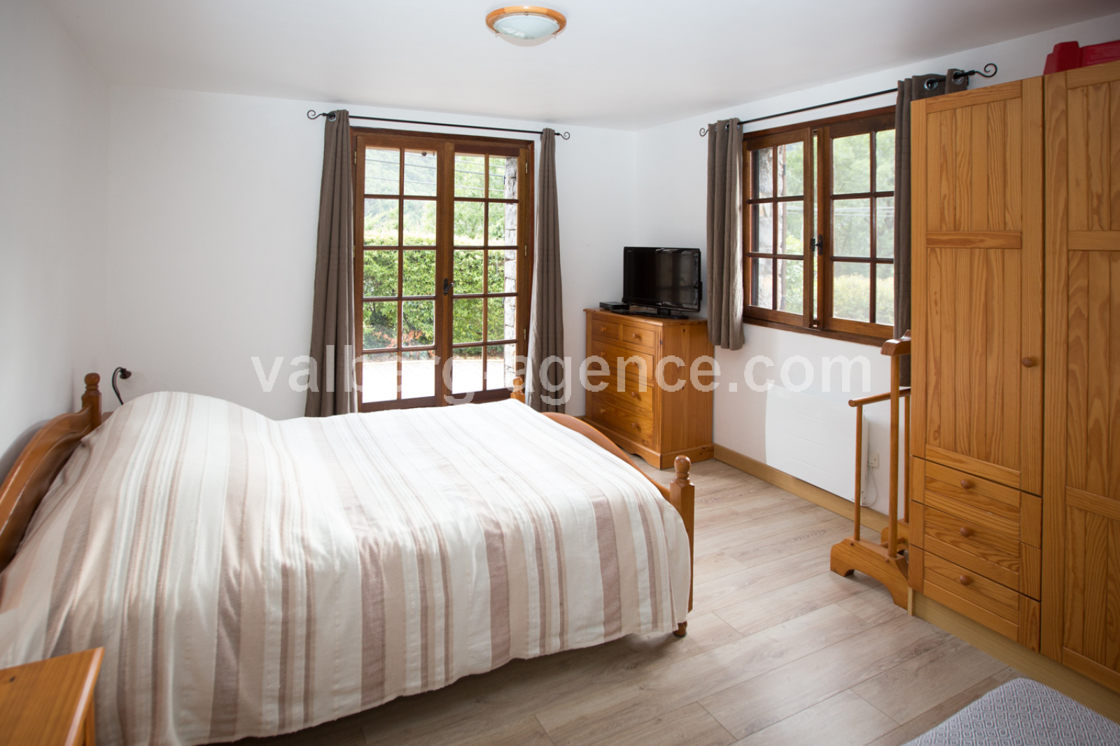 Image_, Maison, Guillaumes, ref :3372