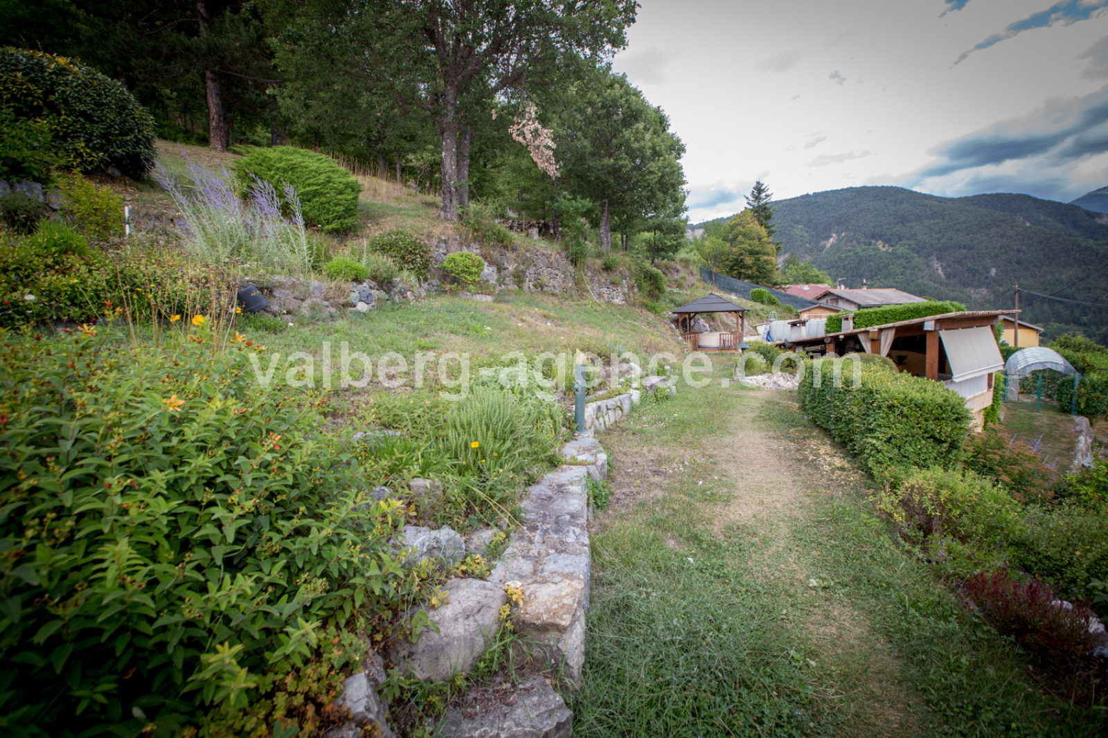 Image_, Maison, Guillaumes, ref :3372