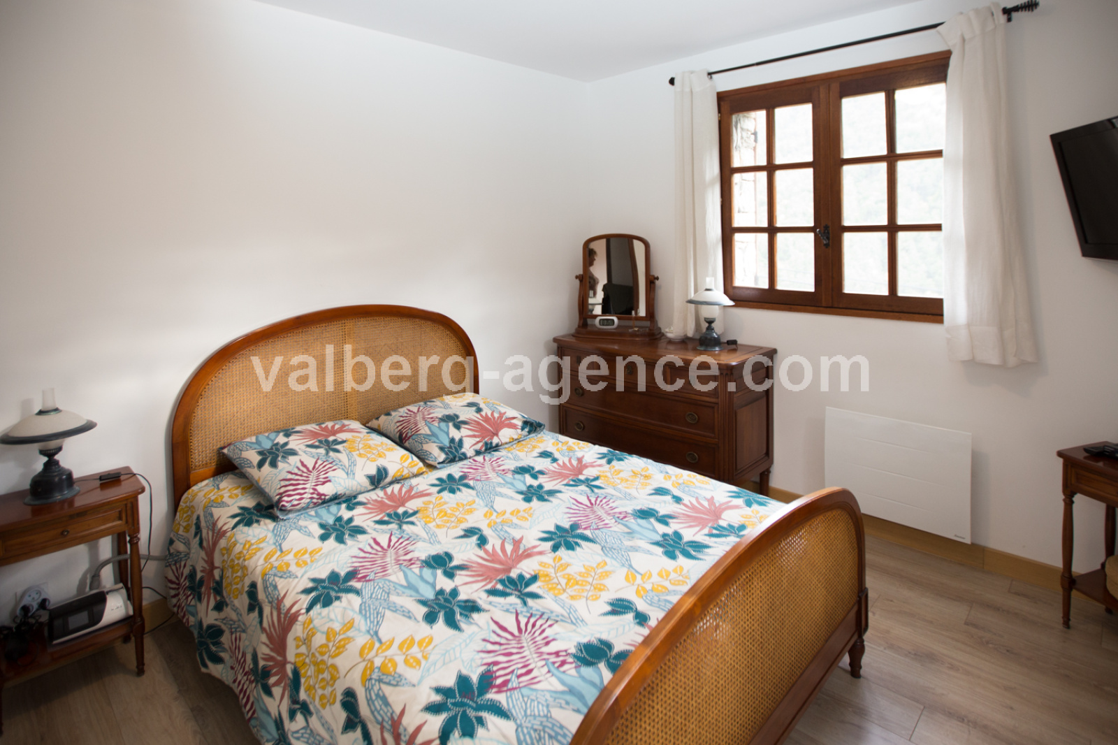 Image_, Maison, Guillaumes, ref :3372