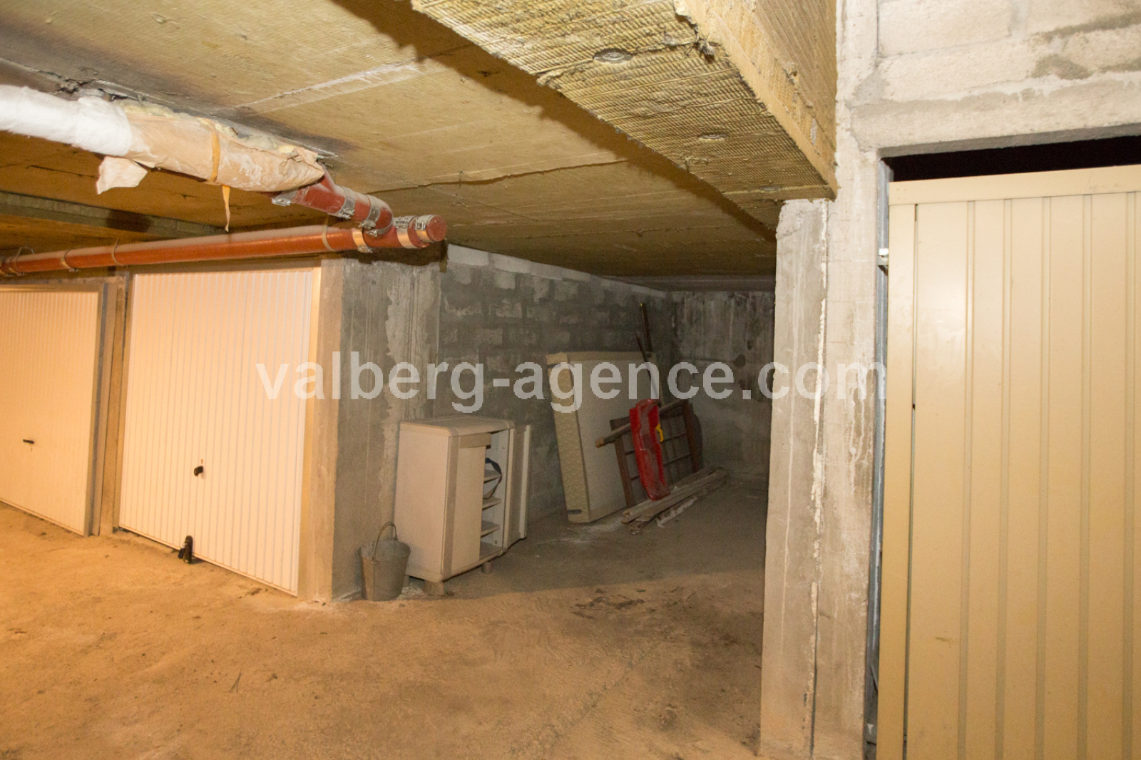 Image_, Parking, Péone, ref :3326